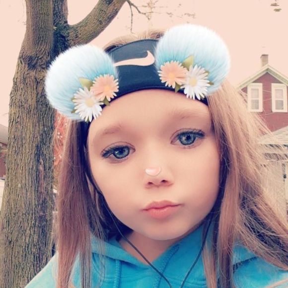 Meet your Posher, Celeste - Picture 1 of 1